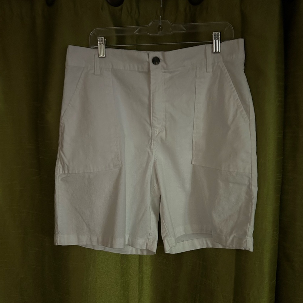 Lee White Flat Front Shorts for Summer